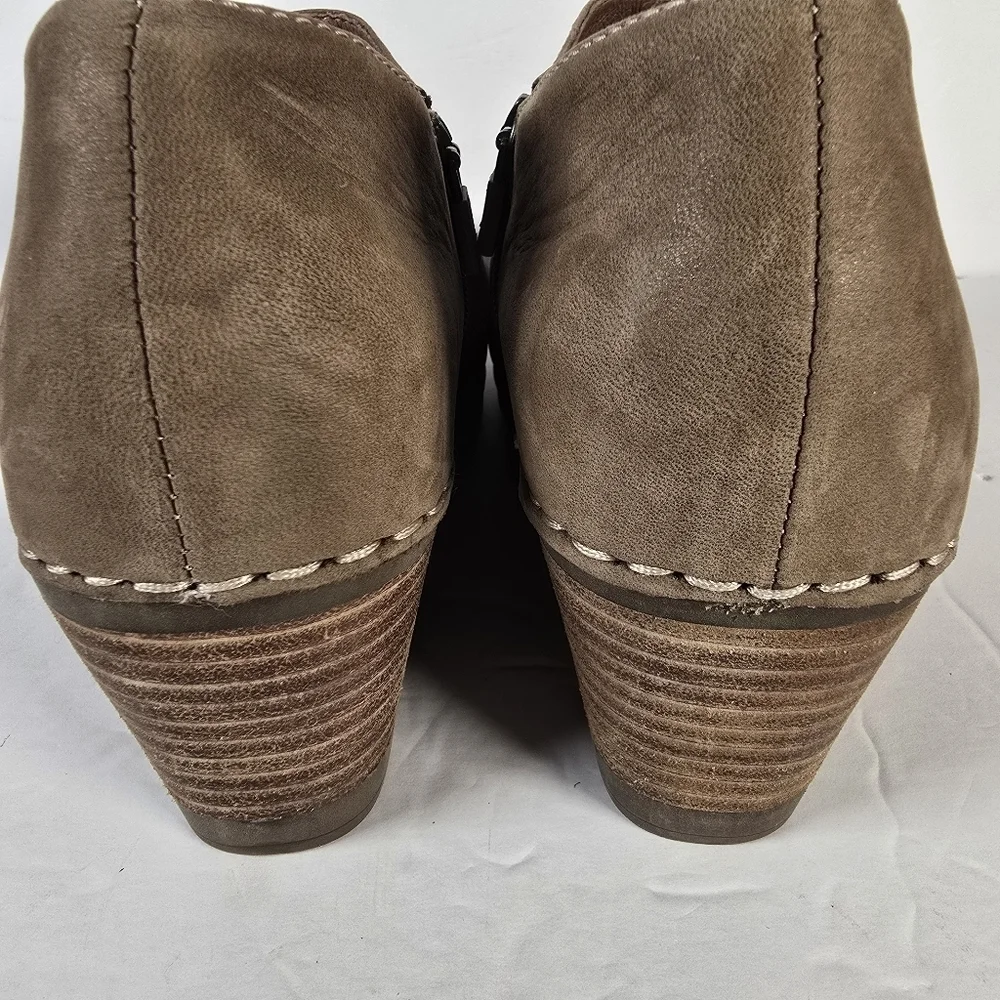 Dansko Sheena Wedge Booties Walnut Ankle Nubuck Leather Women's US 7.5  Comfort